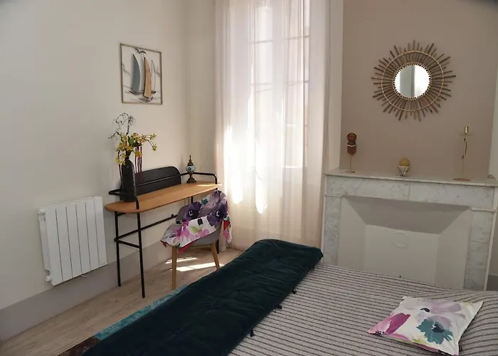 Apartamento Calme Et Confort Centre Avec Parking Privé