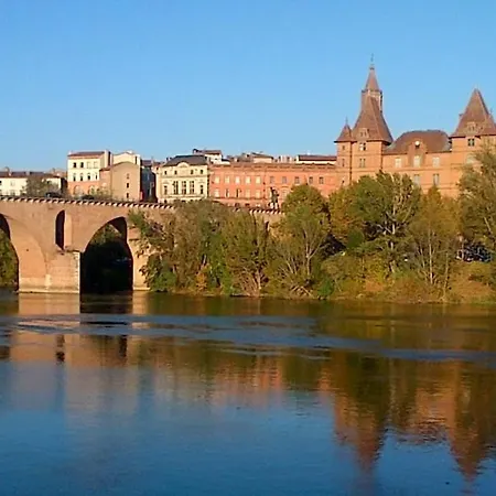 Calme Et Confort Centre Avec Parking Prive Montauban