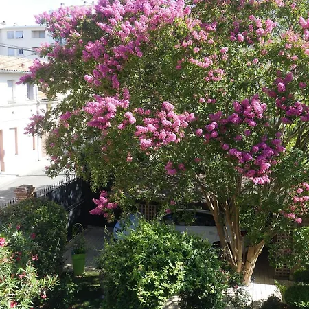 Апартаменты Calme Et Confort Centre Avec Parking Prive *